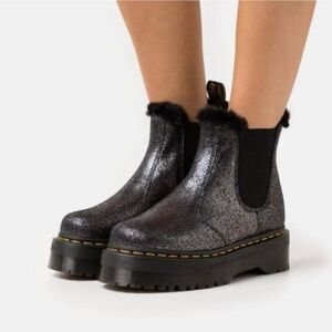 NWT Dr Martens 2976 silver metallic platform fur-lined Chelsea boots Sz 6